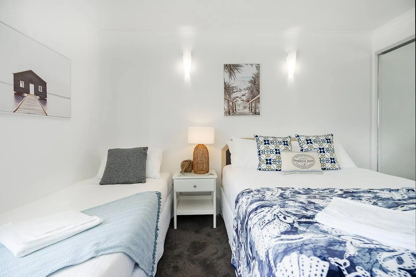 Marks Point - Resort Living In The Heart Of Surfers Gold Coast Australia
