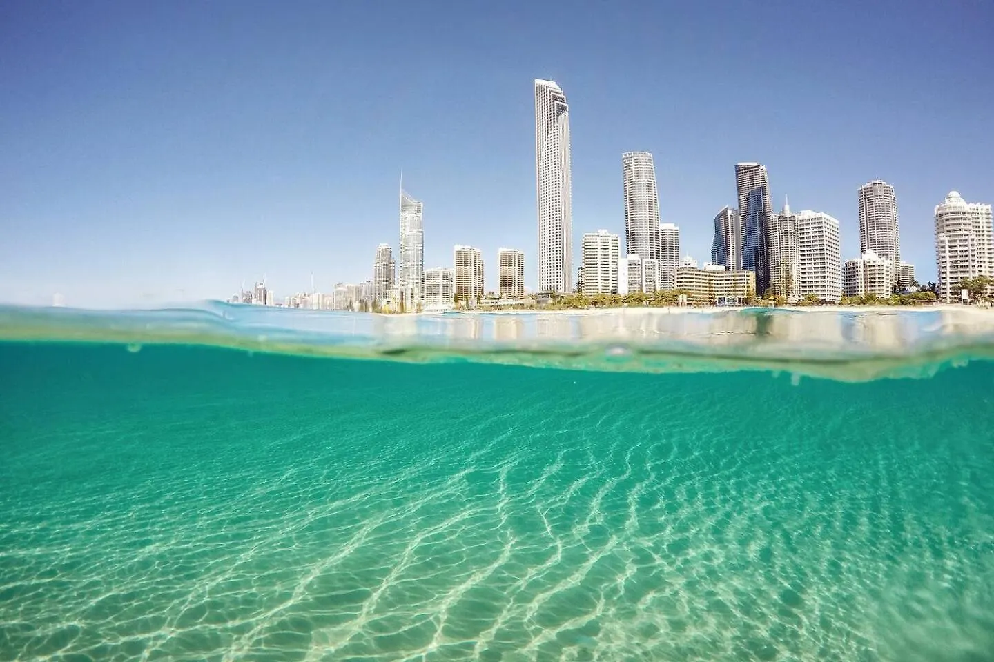 Marks Point - Resort Living In The Heart Of Surfers Gold Coast Australia